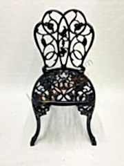 Döküm sandalye üzümlü