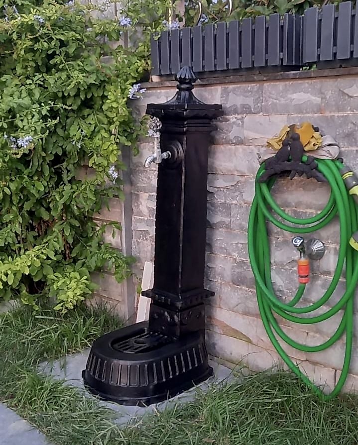 Döküm kare çeşme yerden lavabolu